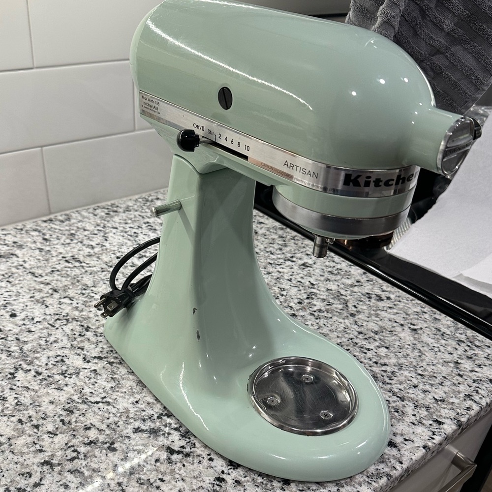 Pistachio Kitchenaid Mixer USED